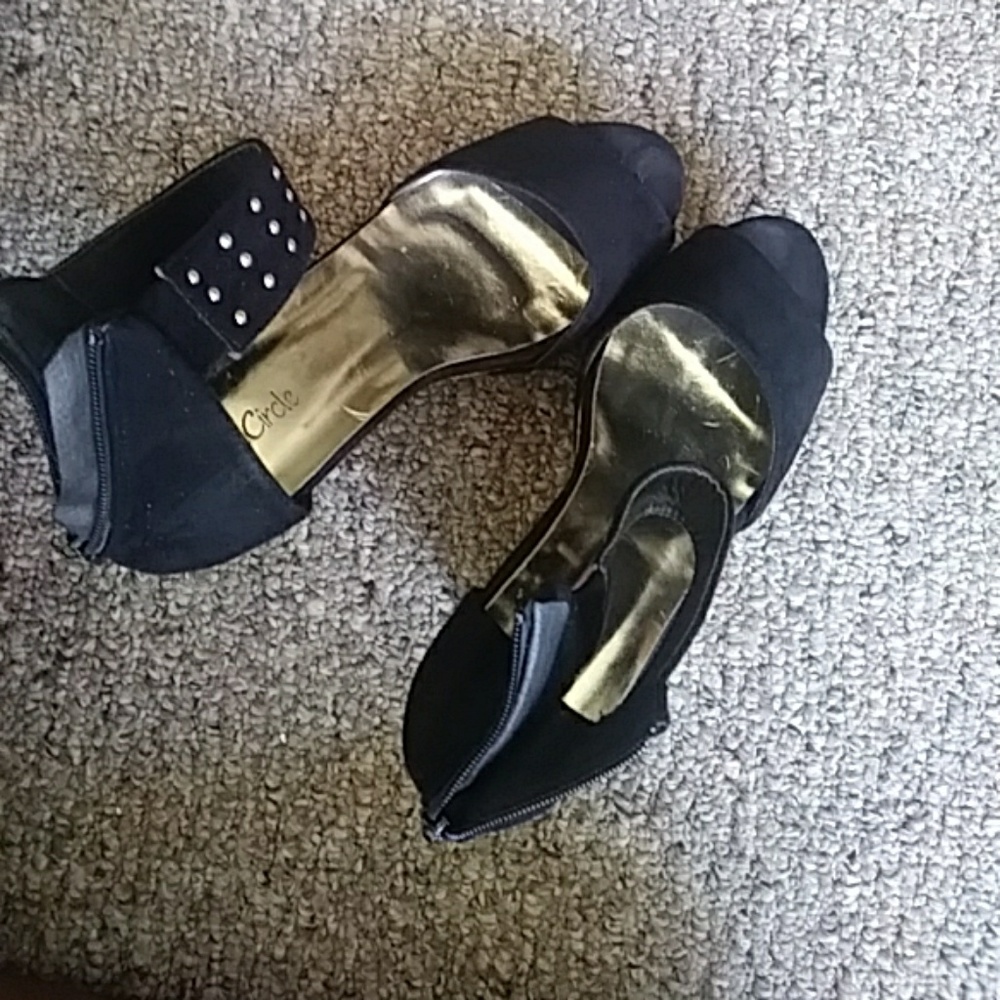 Black and Gold Wedges